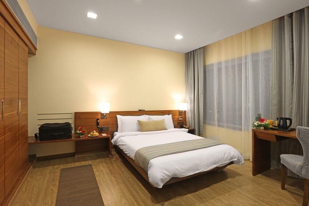 Temple Tree Hotel Shirdi Buitenkant foto