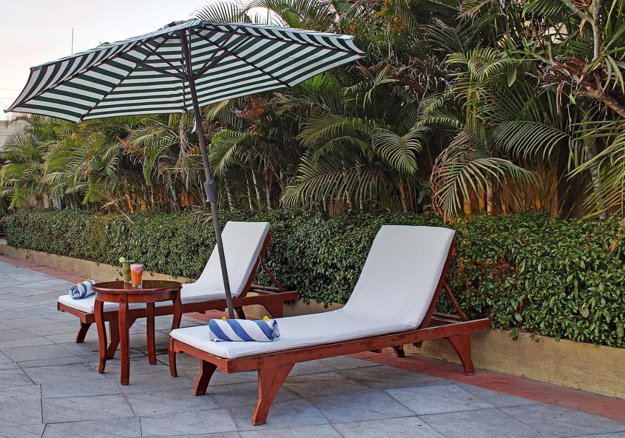 Temple Tree Hotel Shirdi Buitenkant foto