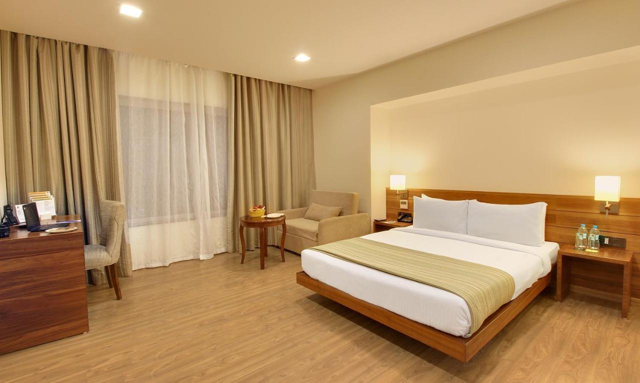 Temple Tree Hotel Shirdi Buitenkant foto