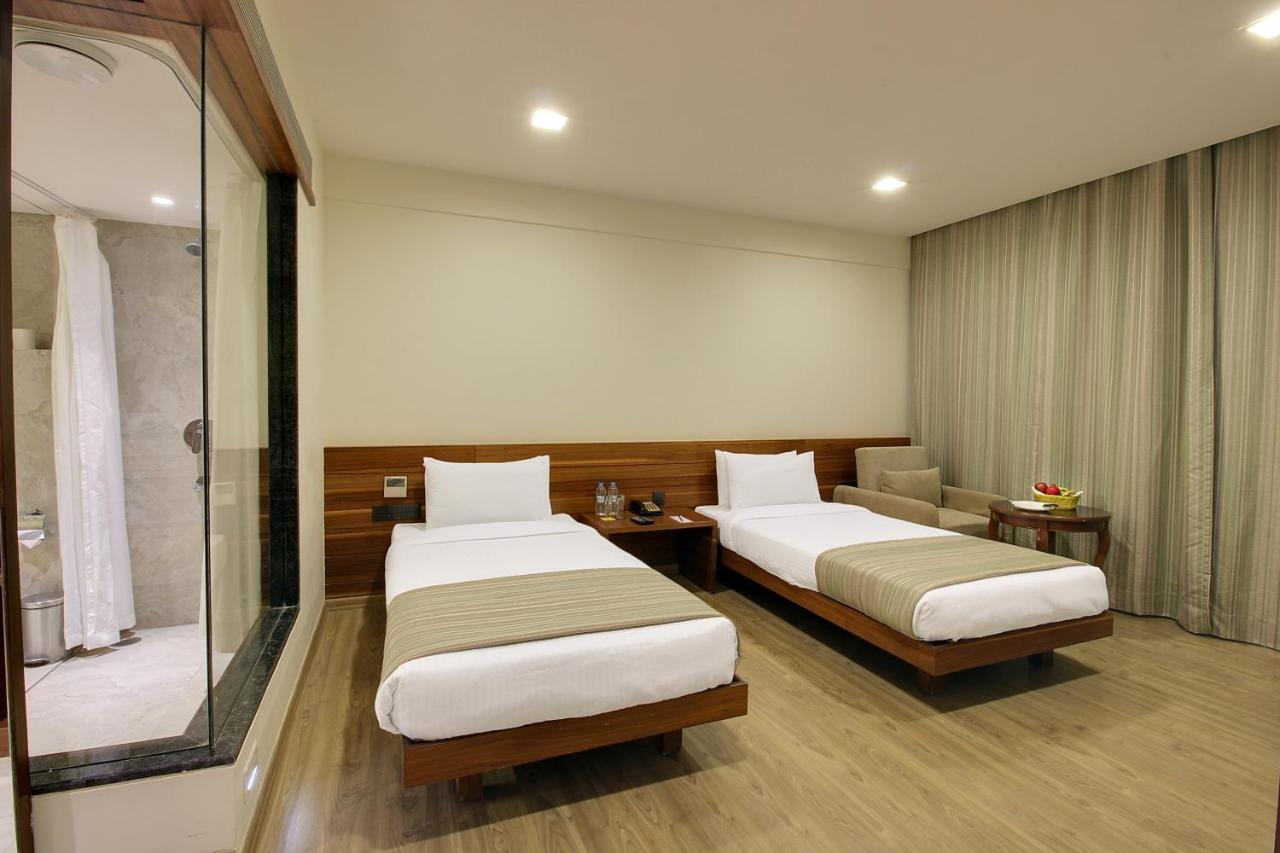 Temple Tree Hotel Shirdi Buitenkant foto