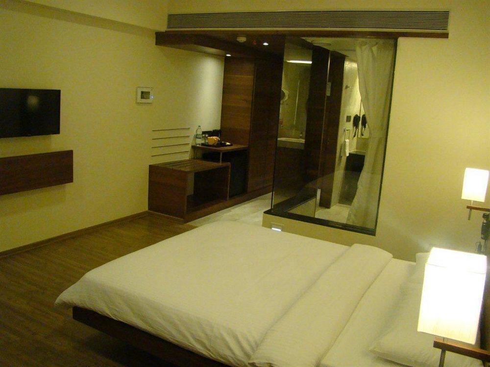 Temple Tree Hotel Shirdi Buitenkant foto