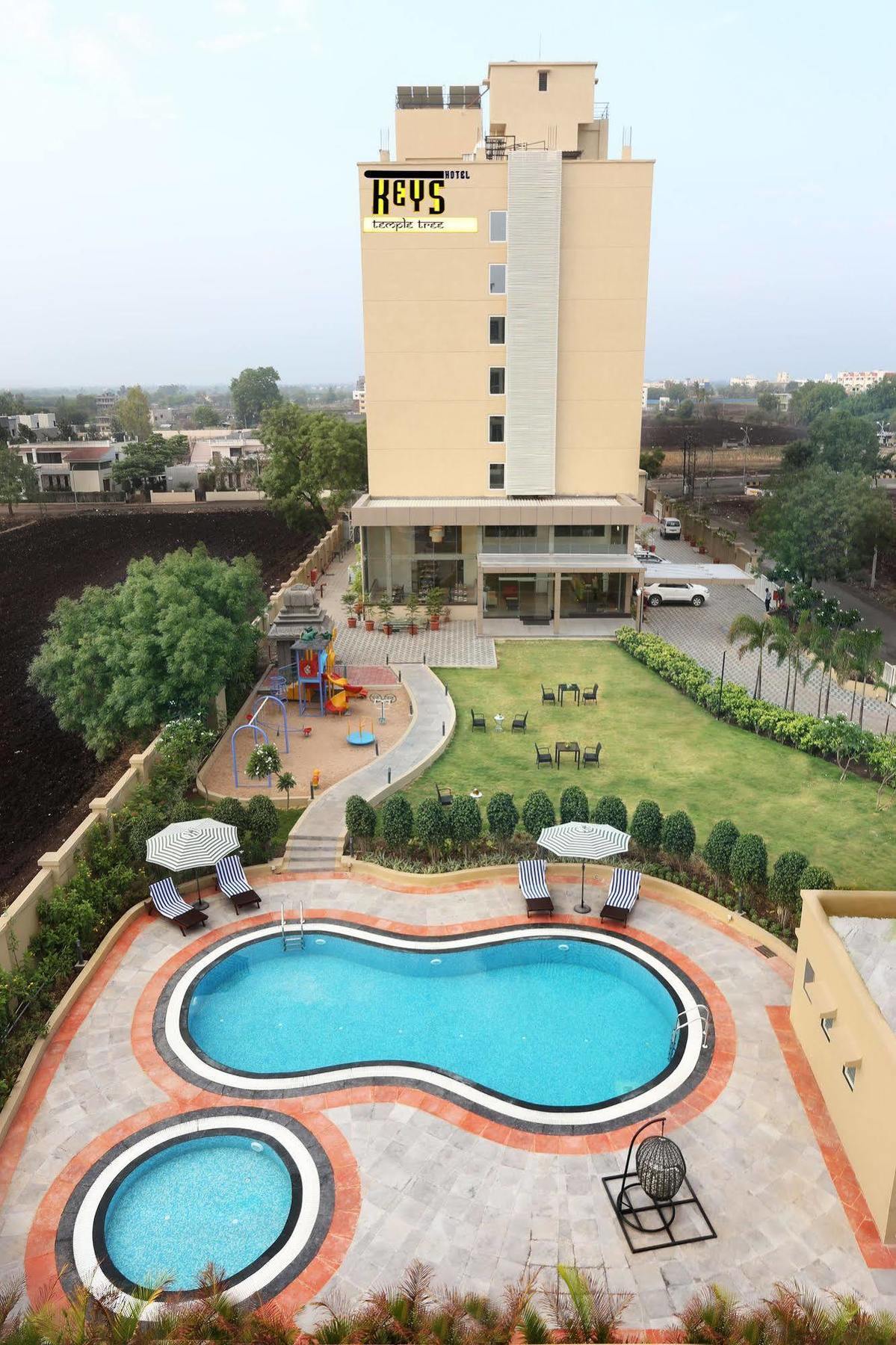 Temple Tree Hotel Shirdi Buitenkant foto